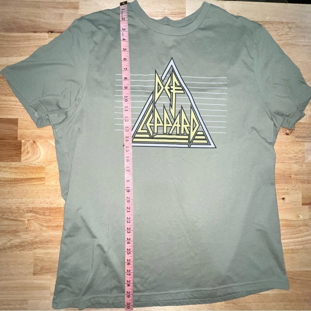 Def Leppard Men’s Olive Green Band Logo Graphic Tee – XL - Picture 6 of 8